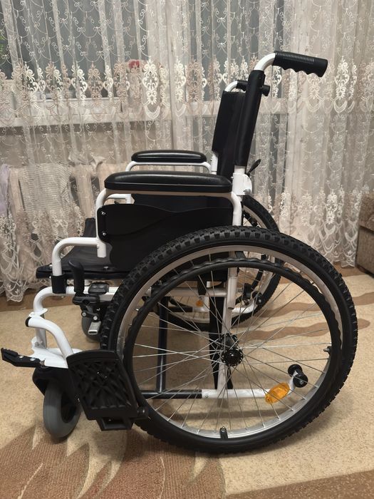 Продам инвалидную коляску Komf+Orto (с насосом)