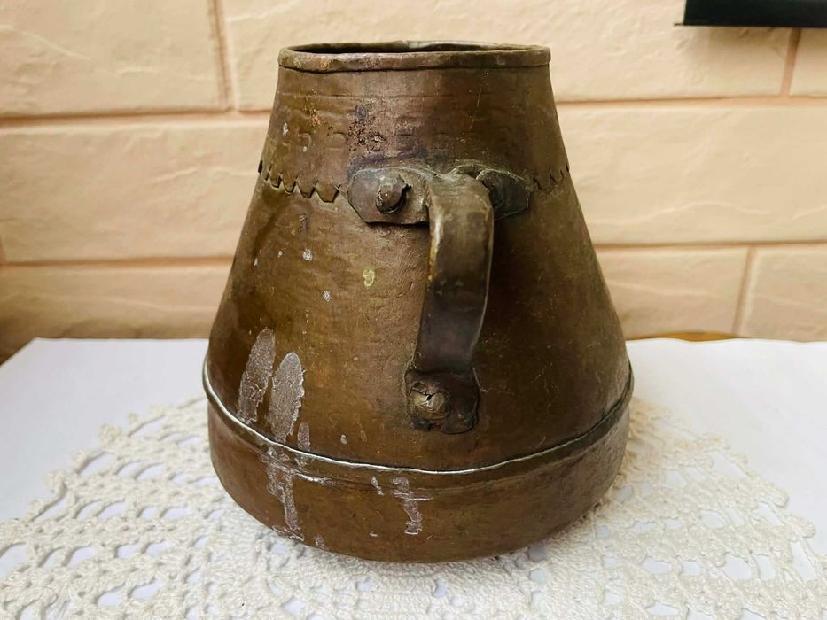 Красива медна кашпа с 2 дръжки от Англия с алое вера