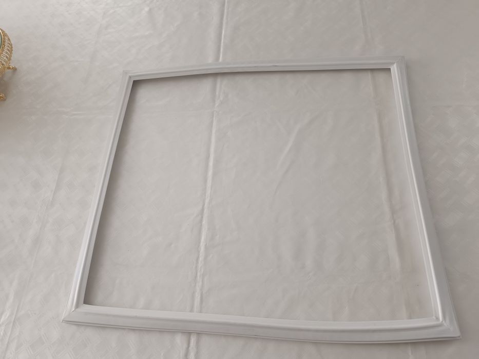 Уплотнитель двери для  холодильника