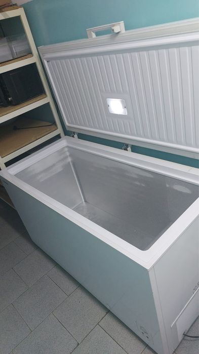 Морозильник , почти новый