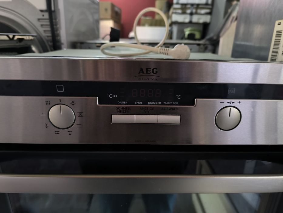 Фурна с котлони AEG В5741-4-M - 8 Функци с вентилатор