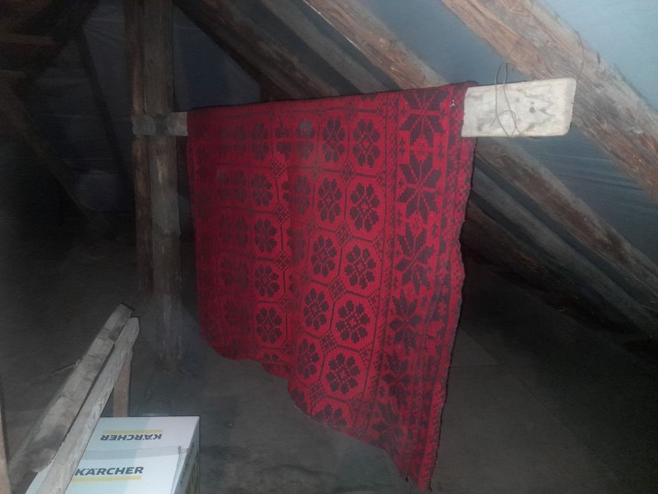 Vînd cergă (țol) țesut din lînă