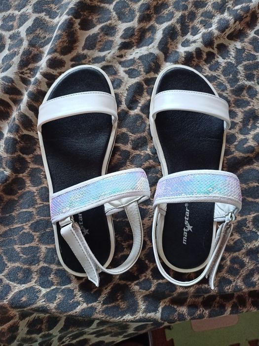 Сандали 35 използвани