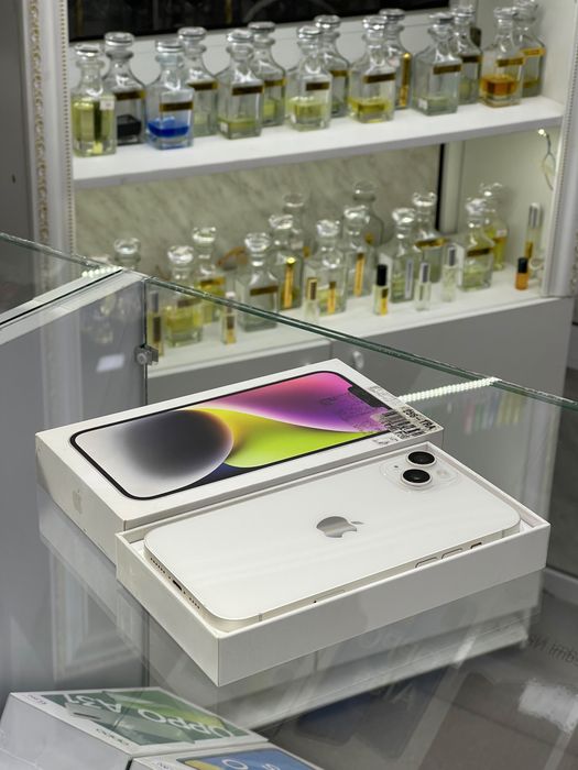 iPhone 13.