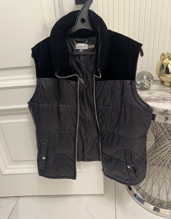 Calvin Klein , Zara.