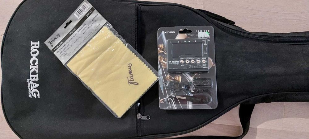 Chitara clasică Framus cu husă și acordator