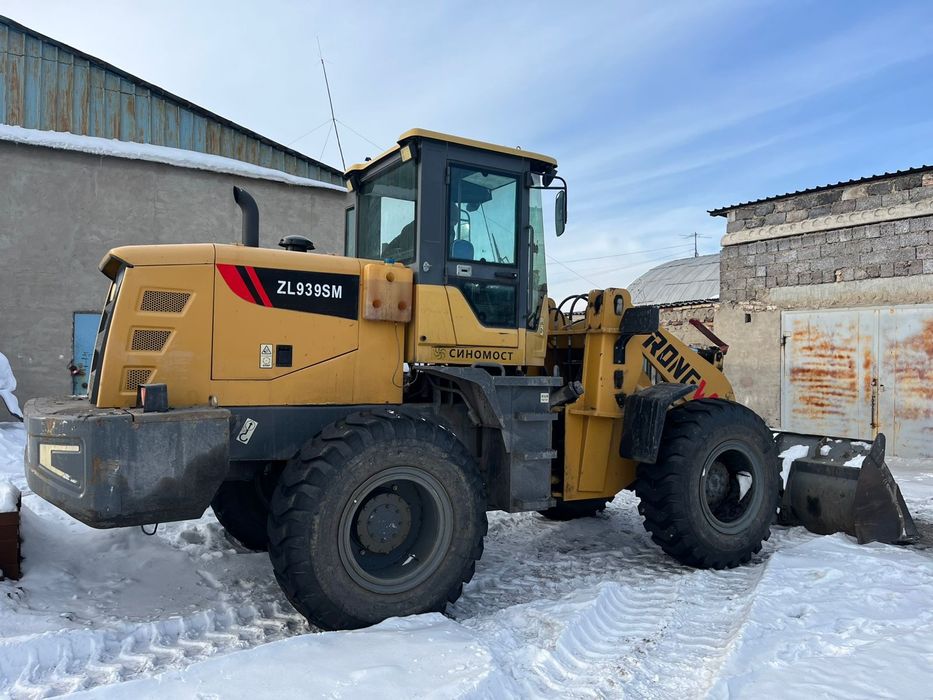 Продам фронтальный погрузчик