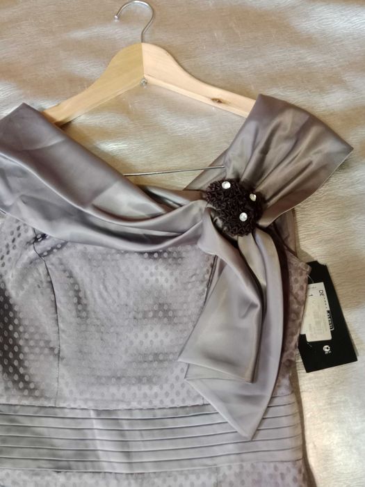 Продам новое вечернее платье