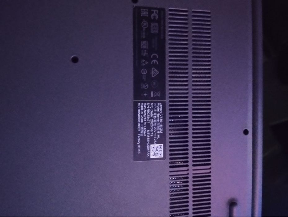Noutbuk lenovo.