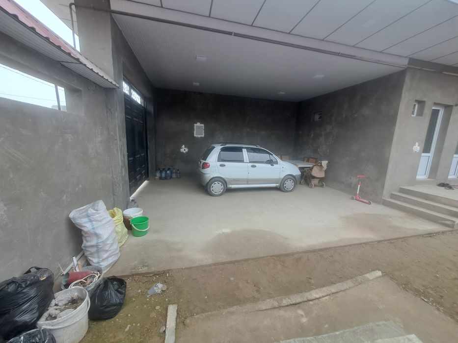 Буссув Гагарида 2 сотиг уй сотилади Назарбек гулчилик.Тарнов тарафда