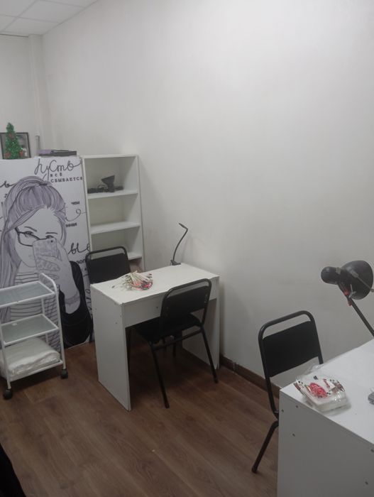 Сдам в аренду маникюрный стол