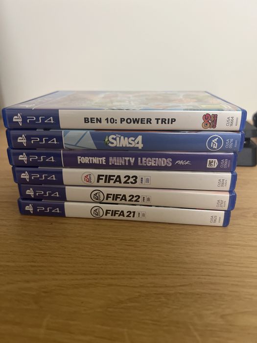 Ps4 с контролер и 5 игри