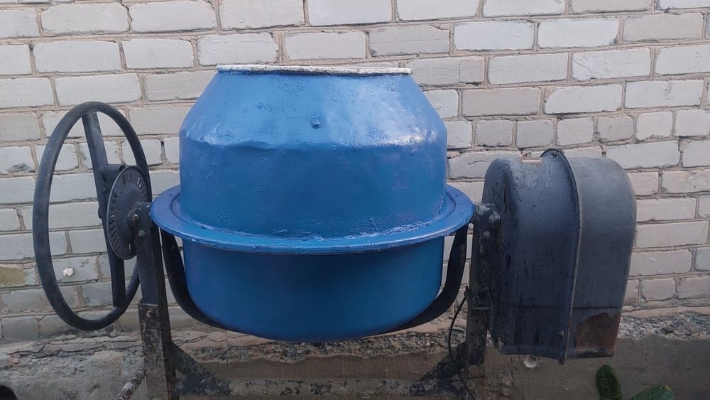 Продам бетономешалку