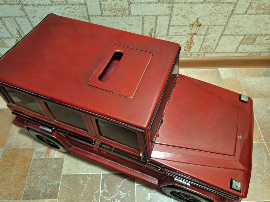 Необычные нарды в виде машинки.