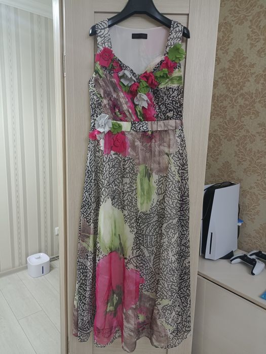 Платье новое 48р