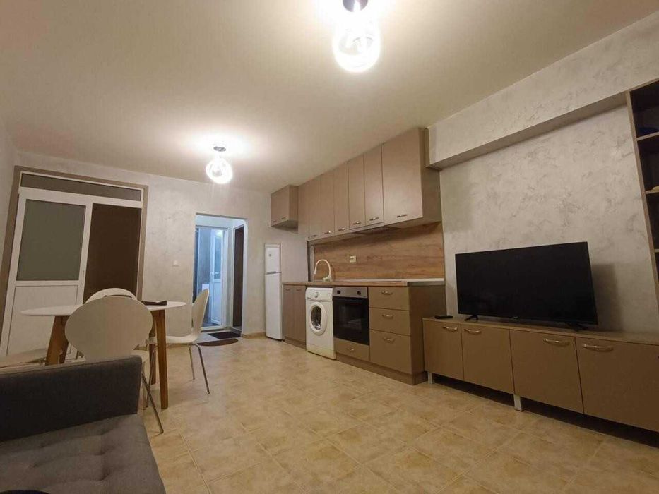 Дава се под наем Двустаен апартамент в Пловдив, Каменица 1 - 50 кв.м за 350 € - Снимка #1