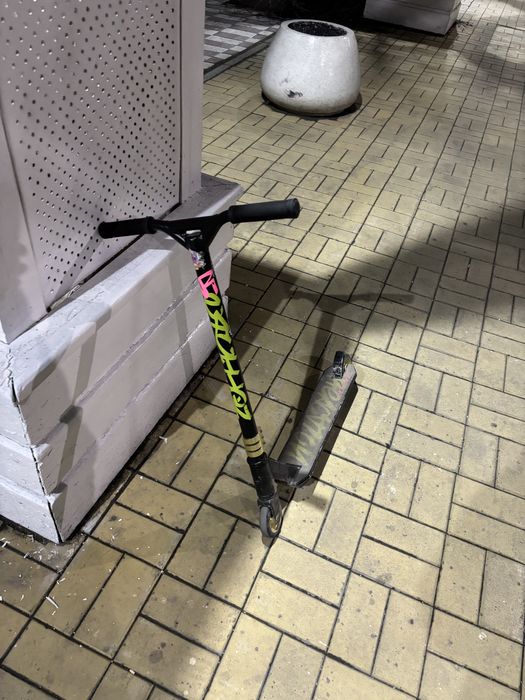 СРОЧНО продаю самокат трюковой