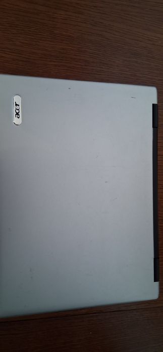 Laptop marca Acer, gri