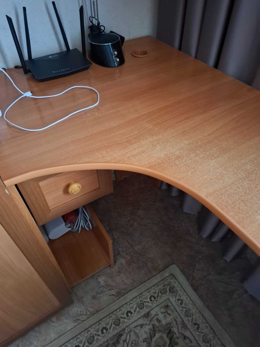 Стол компьютерный