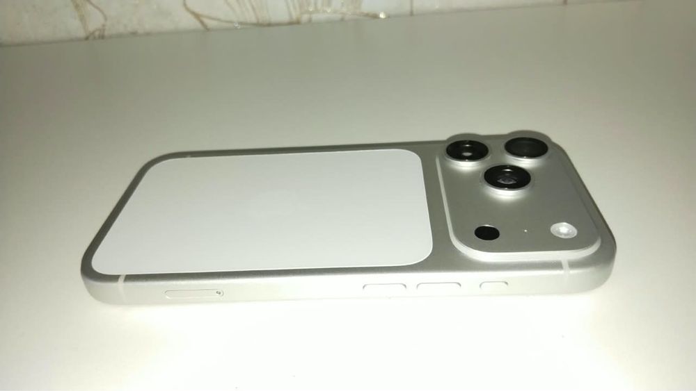 Iphone 17 pro с гарантией
