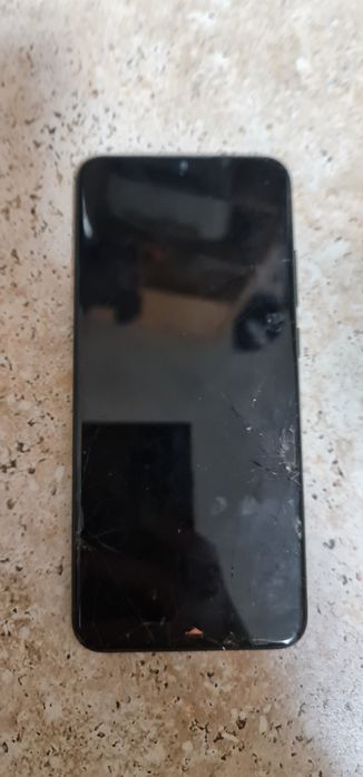 Vad 3 telefoane stricate