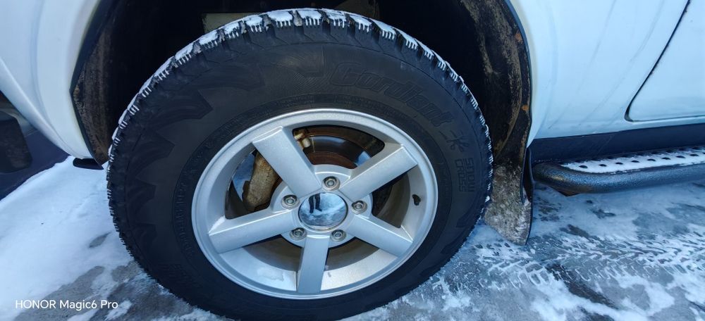 Продам резину на 16