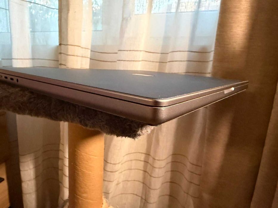 Macbook Pro 16'' M1 Max 64GB RAM/1TB - 88% battery, пълен комплект