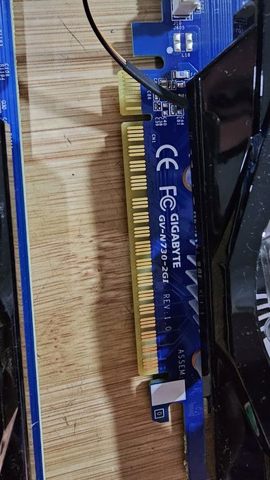Видеокарта  Gt 730 2gb 128bit