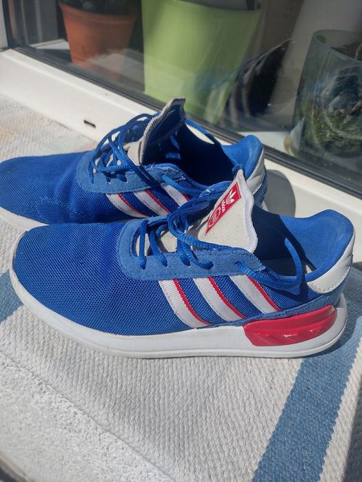 Маратонки Adidas номер 35