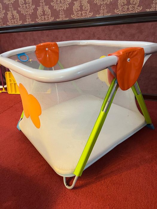 Манеж в отличном состояний