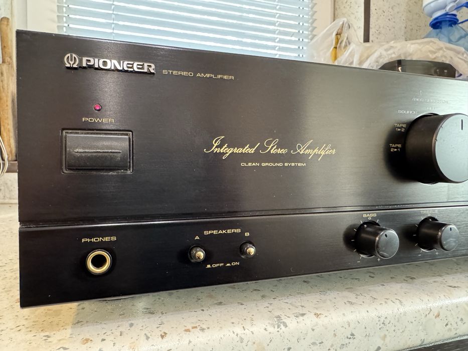 Pioneer A-449 стерео усилвател