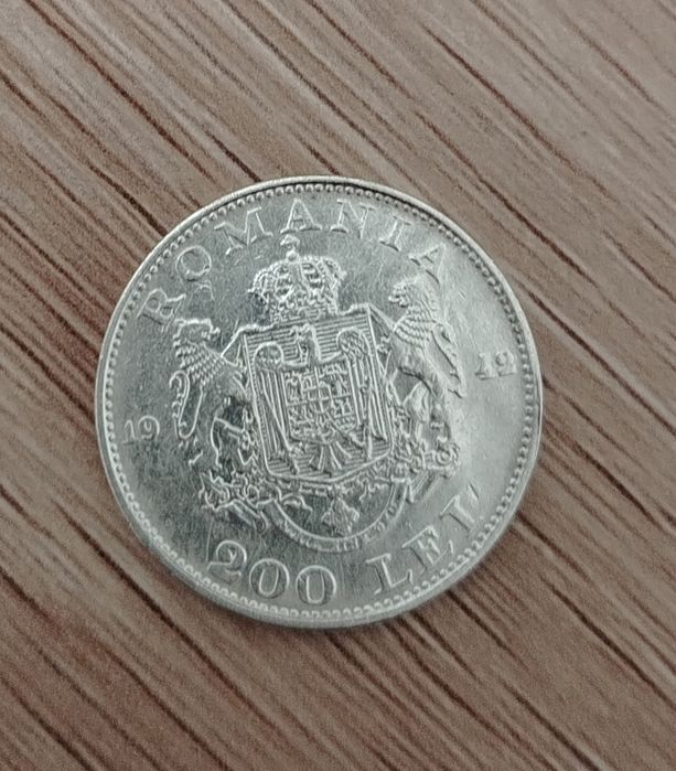 O Colecție De 50 Monede de. 200 lei Românești