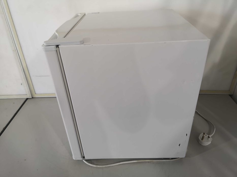 Хладилник - IceQ 60W / 43L