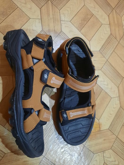 Босоножки новые производства BONA 42 размера