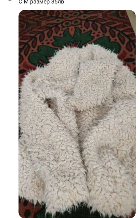 Продавам дамски запазени якета