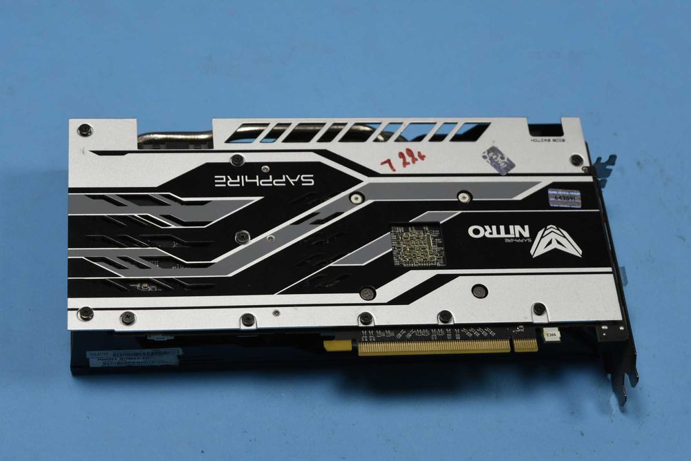 Sapphire Nitro+ Radeon Rx 580 8 GB в кутия и диск с аксесоари