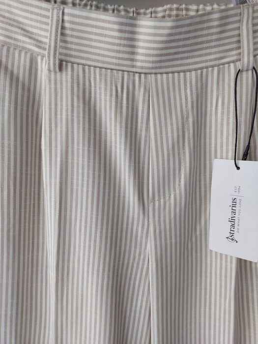 Pantaloni dungi Stradivarius