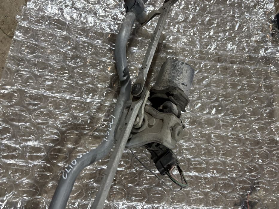 Renault Clio 2002 година Мотор Предни Чистачки