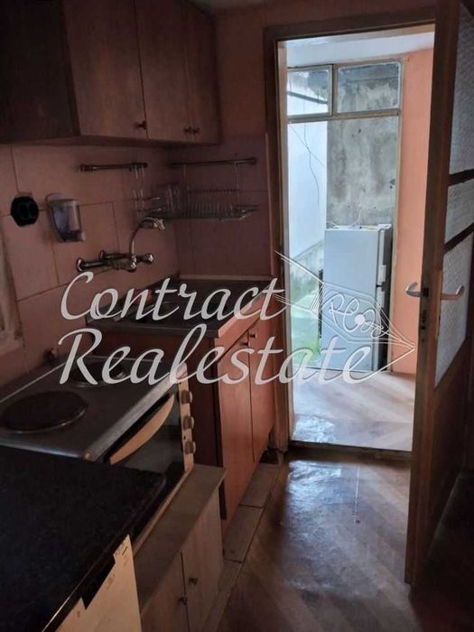 Дава се под наем Едностаен апартамент в Варна, Цветен квартал - 35 кв.м за 204 € - Снимка #1