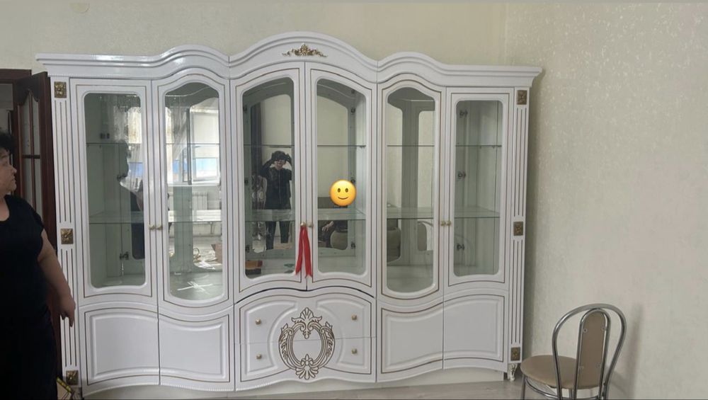 Продаю Сервант, в хорошем состоянии