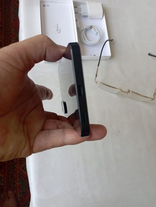 Samsung A17 продам