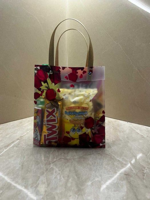 Подарочный набор на 8 Марта, сладкий сюрприз в красивой сумочке
