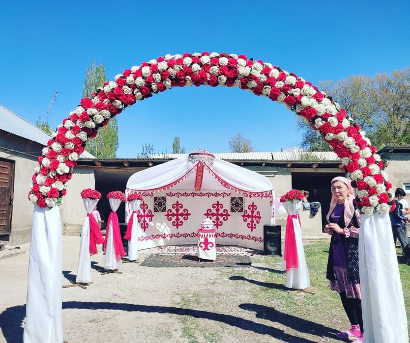 Шаңырақ Стол стуля Тақ  прокат