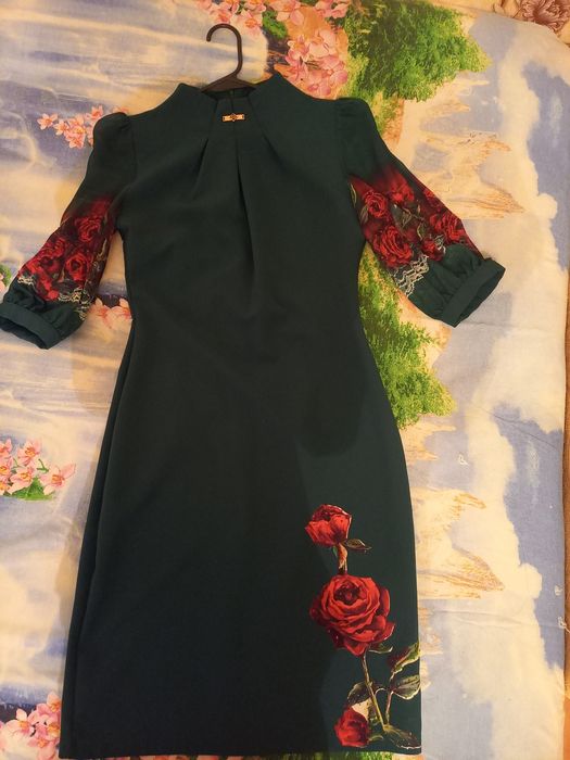 Продам женское платье