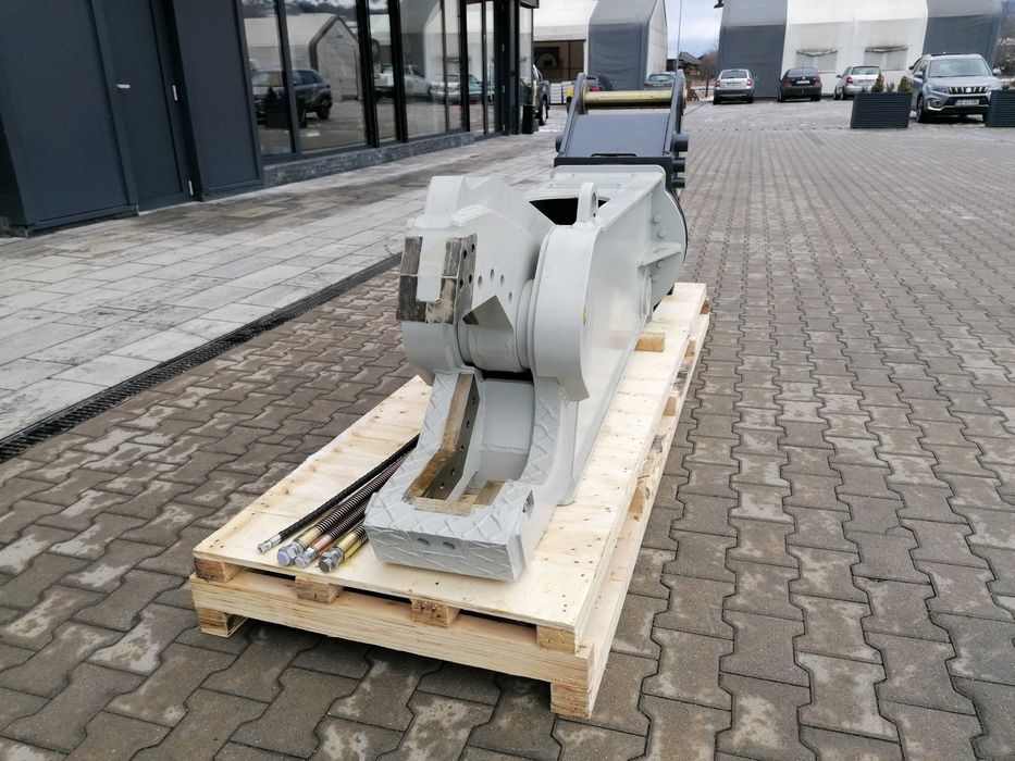 Foarfeca hidraulica Rotativa pentru taiere fier vechi si demolare