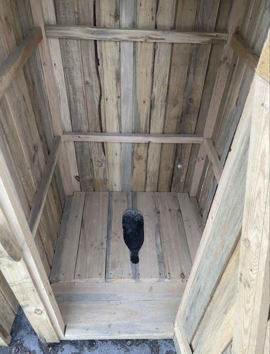 Туалет деревянный