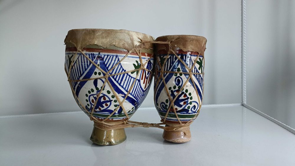 Тарамбука, порцелан и кожа .