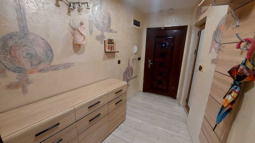 Двустаен апартамент за продажба - Център, гр. Хасково