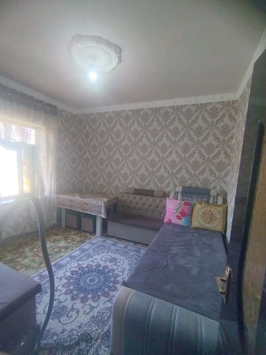 Уй сотилади Хисор стадион олдидан