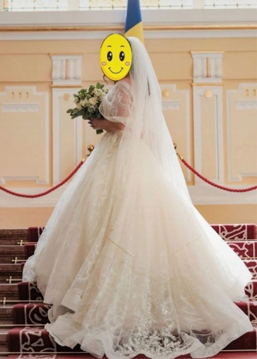 Rochie de mireasa cu trena si corset